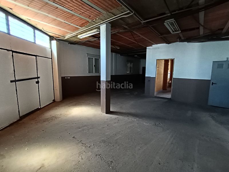 Foto 2b0d35d1-7c54-436f-80a4-129bc05ca6bf. Casa amb xemeneia aparcament piscina a Daimiel