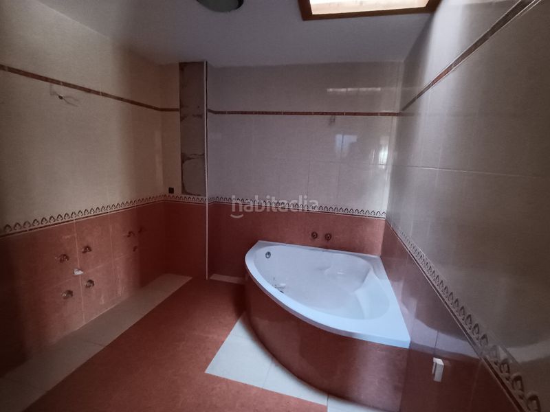 Foto c88c27ff-3368-4df4-8be8-5b8330a38a9b. Casa amb xemeneia aparcament piscina a Daimiel