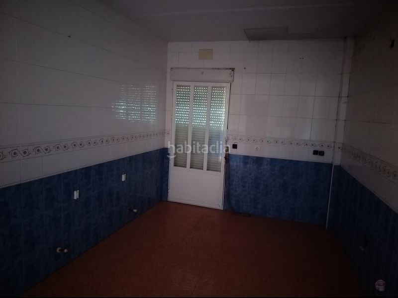 Foto f10a2ba1-57a2-4e82-a5f5-2d0cc7c4c42f. Casa amb xemeneia aparcament piscina a Daimiel