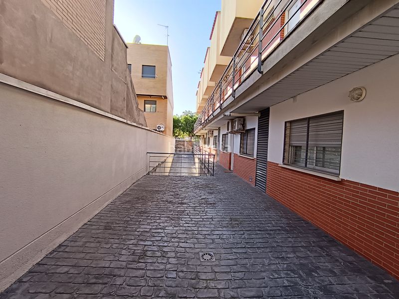 Foto 8e5fec11-aa00-4d83-b420-c29f02a0ae03. Dúplex amb calefacció aparcament a Miguelturra