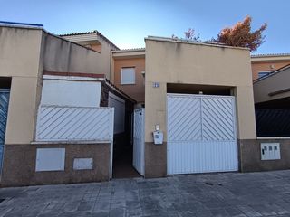 Maison  Calle torralba. Chalet adosado en venta en calle torralba, 23