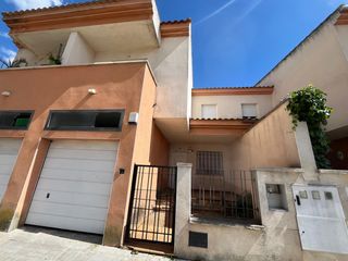 Semi detached house  Calle del carmen. Chalet adosado en venta en carmen