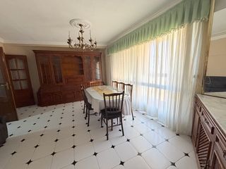 Rent Flat in Avenida primero de mayo 1