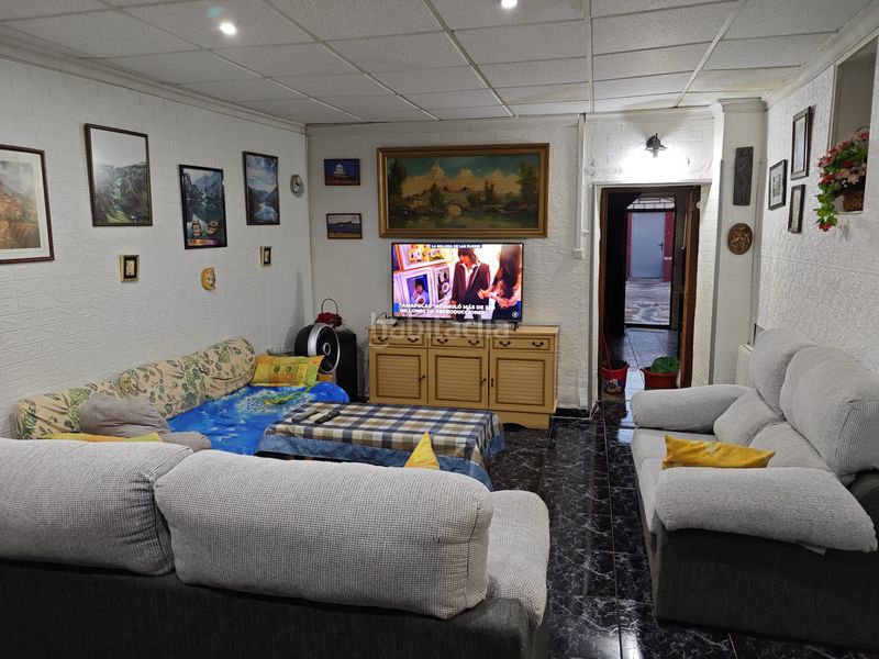 Foto 48e35e48-50da-4498-8621-1144952e6140. Casa amb calefacció a Centro Puertollano