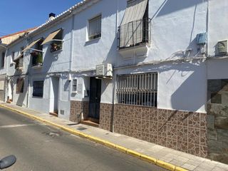 House  Calle libertad. Magnifica casa de 2 plantas en zona torreon-universidad