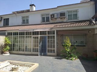 Chalet  Urbanizacion los girasoles. Espectacular chalet adosado de 6 dormitorios, 4 baños, gran buha