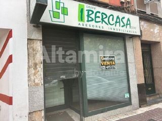 Business premise  Paseo de san gregorio. ¡magnífico local comercial a pie de calle en pleno centro de pue