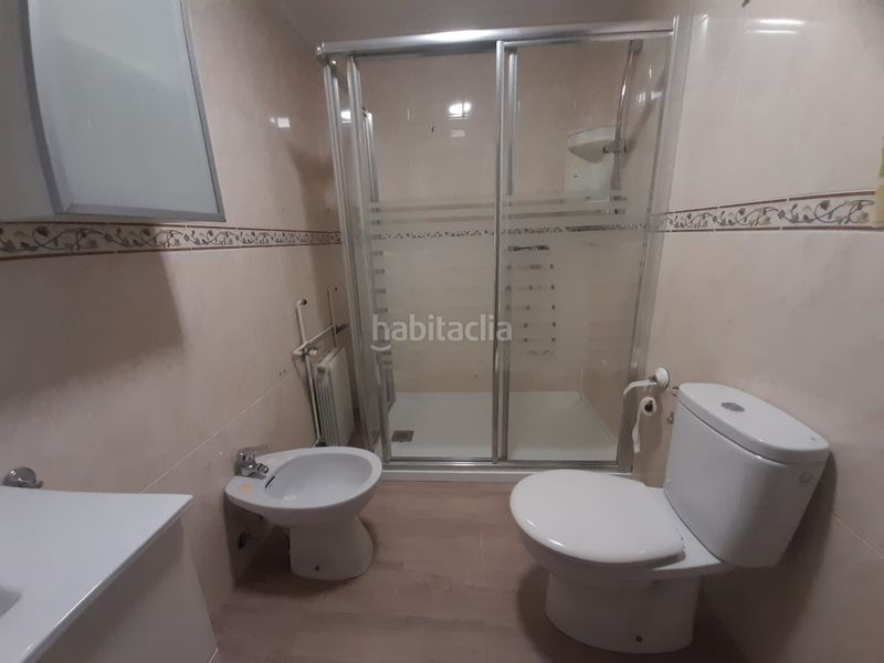 Foto b849c8cb-f202-4a19-bf94-8054f35a9980. Casa amb aparcament a El Poblado - Abulagar Puertollano