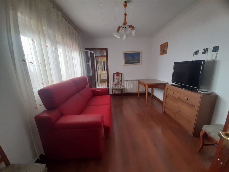 Foto f77dae82-ead6-48c9-a745-99a245e5c433. Casa amb aparcament a El Poblado - Abulagar Puertollano