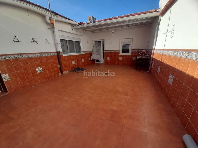 Foto fdf56d7d-27bf-4581-bb26-5941d5574fac. Casa amb aparcament a El Poblado - Abulagar Puertollano