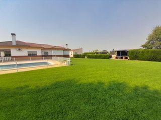 Casa  Antigua nacional 420. Espectacular chalet con piscina crta nacional 420 termino de arg