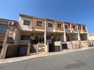 Casa a schiera  Calle san agustín 33. Casa adosada en calle san agustin en villarrubia de los ojos
