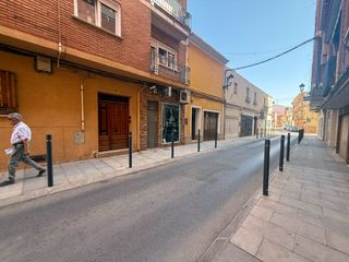 Pis a Calle José María Serna 5