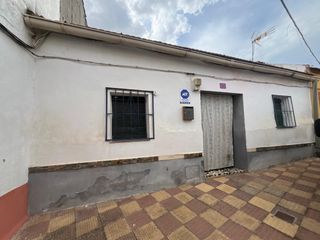 House in Calle toledo 57. Casa ocupada en calle toledo 57 en villarrubia de los ojos