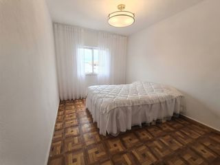 Appartement  Calle almagro. Piso en venta 3 dormitorios zona nuevo hospital