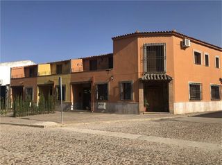 Casa adossada  Calle nuestra señora de las mercedes. Inmueble en rentabilidad alquilado no visitable.