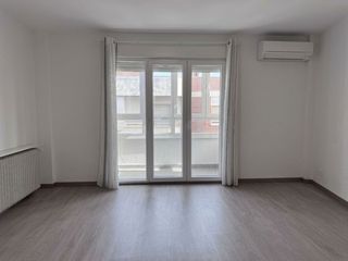 Etagenwohnung  Calle lentejuela. Espectacular piso de 3 dormitorios en la mejor zona de ciudad  r