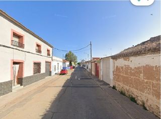 Casa  Calle de alcazar. Casa ocupada, gran oportunidad para inversores con 3 dormitorios