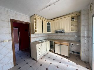 Pis a Barrio san juan 3b. Piso de 4 dormitorios sin ascensor en barrio san juan de tomello