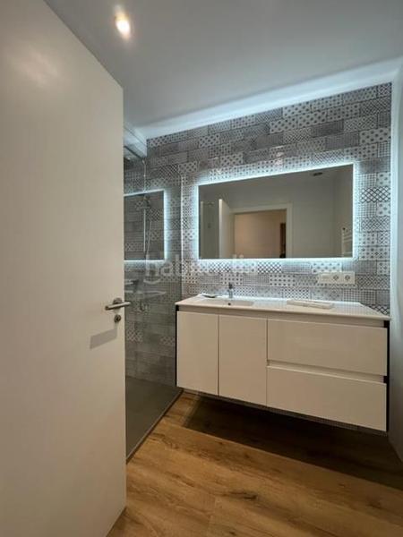 Foto ba734f22-3a9b-4a01-b9fb-f50dd275fa26. Location appartement avec chauffage dans Ensanche - Sar Santiago de Compostela