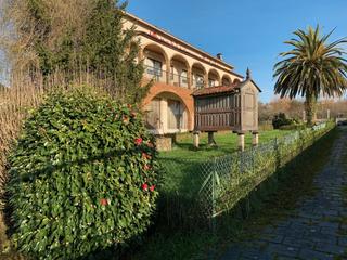 Casa  Rúa da foxeira. Casa con nave y finca