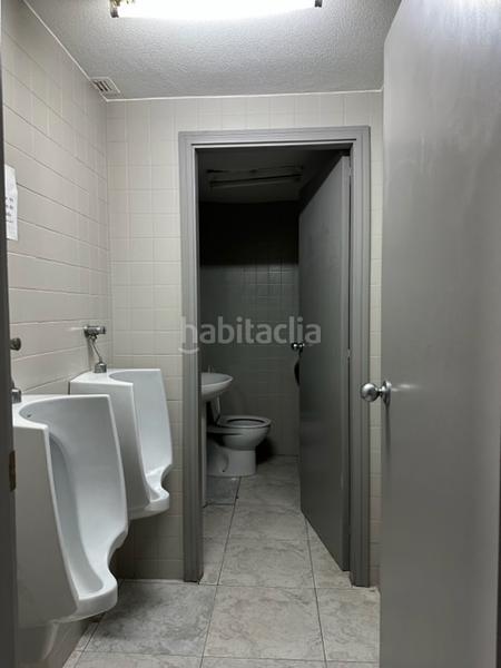 Foto b948dd7a-0df8-4a71-b4aa-da1d6efa866a. Alquiler oficina  reformada prox. a la plaza roja en Santiago de Compostela