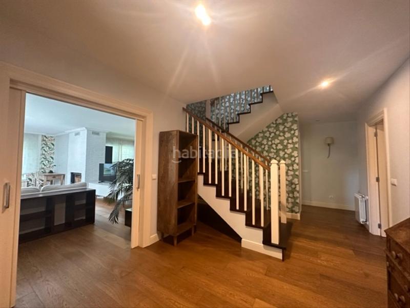 Foto 2937992b-dd78-4e37-84d3-f37e70029b1a. Affitto chalet con camino riscaldamento parcheggio piscina in Santiago de Compostela