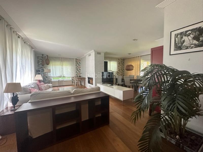 Foto 82b3615c-df42-49b5-a2a9-2030878caf94. Miete chalet mit kamin heizung parking pool in Parroquias de Santiago Santiago de Compostela