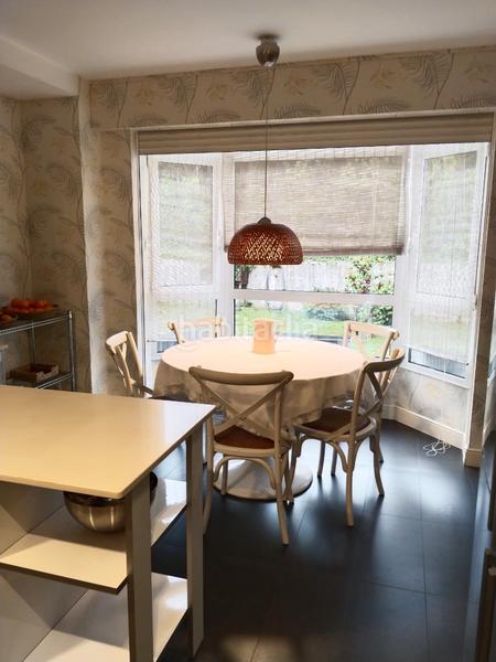 Foto 228ed5b4-3ec2-4f54-90f5-b3597d36cc0c. Rent chalet with fireplace heating parking pool in Santiago de Compostela