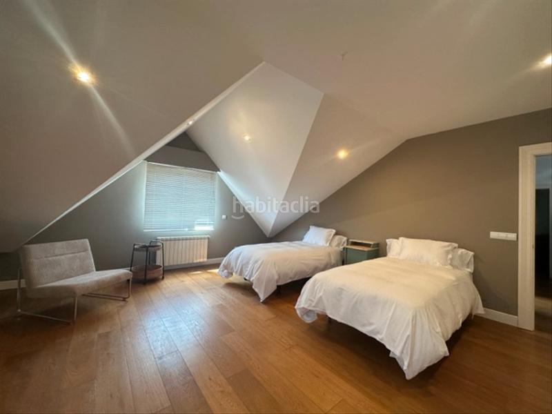 Foto 4bcd837a-ec4e-4ef5-864b-2f4f397ce72c. Rent chalet with fireplace heating parking pool in Santiago de Compostela