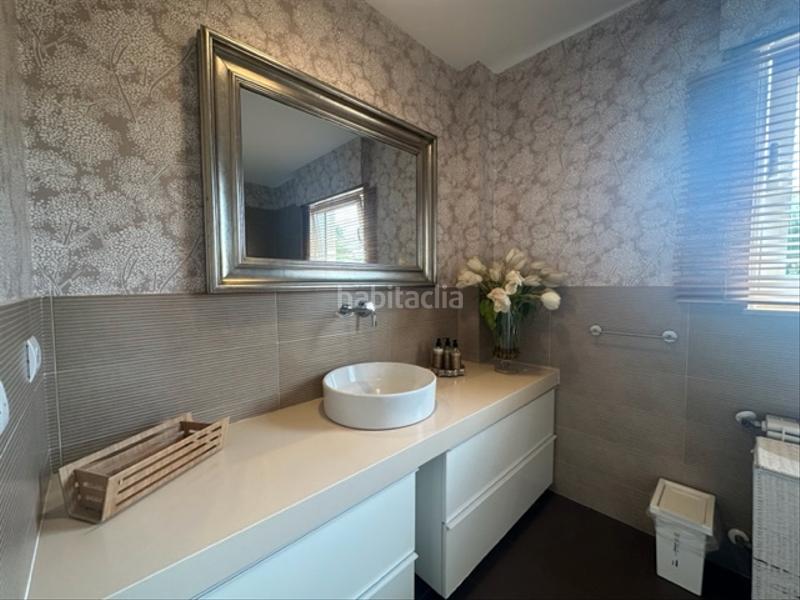 Foto 87ec0eef-0e0d-4813-a18d-a4459608a717. Rent chalet with fireplace heating parking pool in Santiago de Compostela