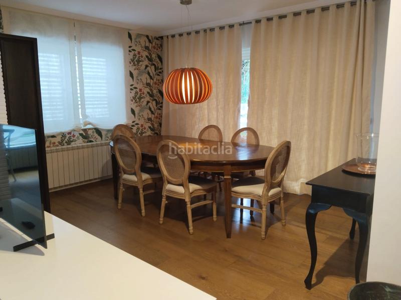 Foto a3aa4e2f-b3c1-4647-a7bc-5fda41560c01. Rent chalet with fireplace heating parking pool in Santiago de Compostela