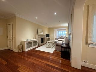 Lloguer Pis  R�a da rep�blica de el salvador. Apartamento reformado dos dormitorios