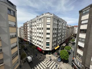 Miete Etagenwohnung  Rúa da república de el salvador. Tres domitorios y dos baños en santiago centro