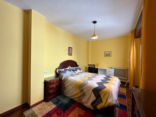 Location Appartement  Avenida de rodríguez de viguri. Alquiler habitaciones curso escolar