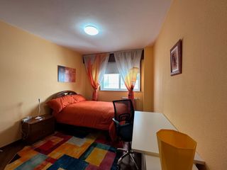 Location Appartement  Avenida de rodríguez de viguri. Alquiler habitaciones curso escolar