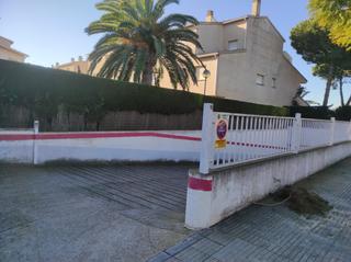 Aparcament de moto a Carrer de josep maria subirachs 34. Plaza de aparcamiento para moto, con acceso a piscina y jardin c