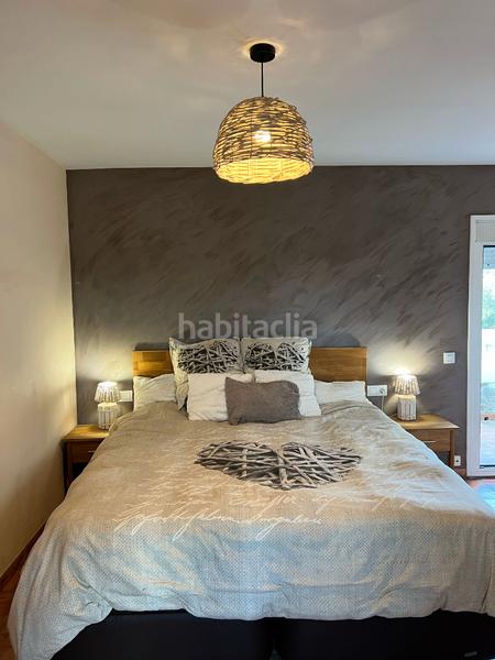 Foto bdec556a-2688-40bd-af27-8da6fd304705. Chalet  grande con piscina y jardin en Catllar (El)