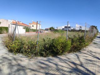 Terreno residencial en Avinguda pa�sos catalans 20. Solar urbano 489m para instalar casa de madera de 50m