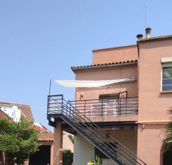 Chalet  Rambla de la verge del roser. Casa señorial de 6 estancias amplias con jardin y parking en vil