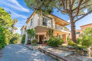 Xalet  Carrer dels paranys. Chalet amplio con estupendas vistas al mar en ca la romana, tarr