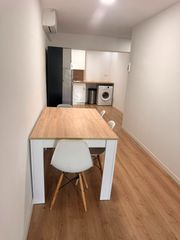 Etagenwohnung  Carrer de santa helena. Piso reformado en el centro de reus de 2 habitaciones!