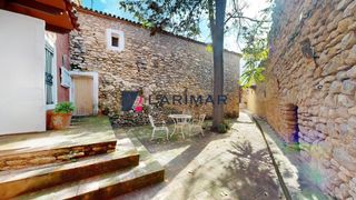 Country house in Torre de les Maçanes (la). Propiedad única en plena naturaleza, ideal como vivienda familia
