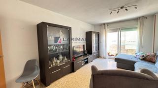 Appartement à Calle hermanos bernad 9. Amplio y luminoso piso en alicante, ideal para familias