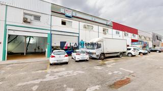 Local commercial  Calle de la ebanistería. Negocio taller mecánico en funcionamiento con más de 20 años de