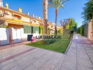 Reihenhaus in Tridente, del 18. Adosado en venta en la calle tridente 18 cabo las huertas