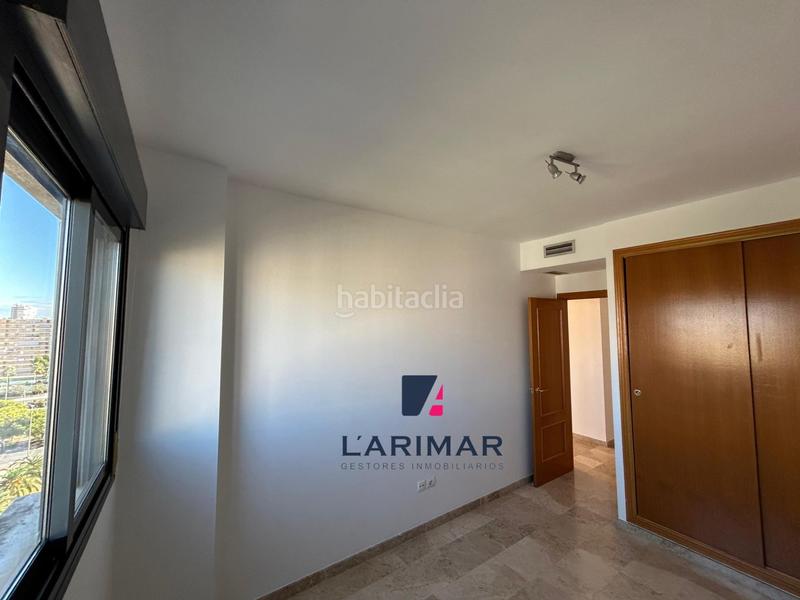 Foto 0cc82ceb-18ea-4d6e-906b-a1ab9623f647. Rent penthouse with parking pool in Playa de San Juan Alicante