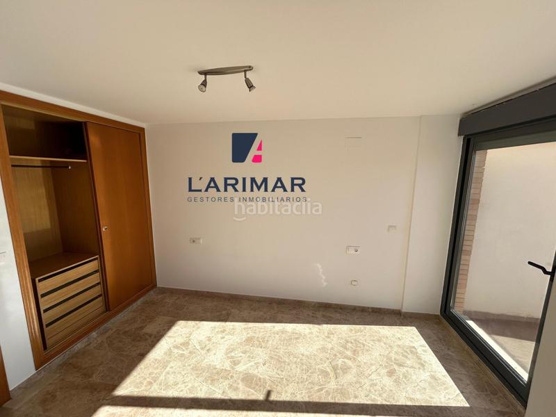 Foto 3f7909ef-53e9-4657-93f2-17e9c4b16645. Rent penthouse with parking pool in Playa de San Juan Alicante