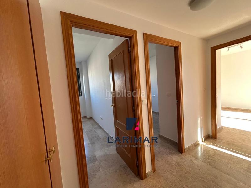 Foto 4697e5a8-09fb-46b4-9e13-29dfc7459576. Rent penthouse with parking pool in Playa de San Juan Alicante