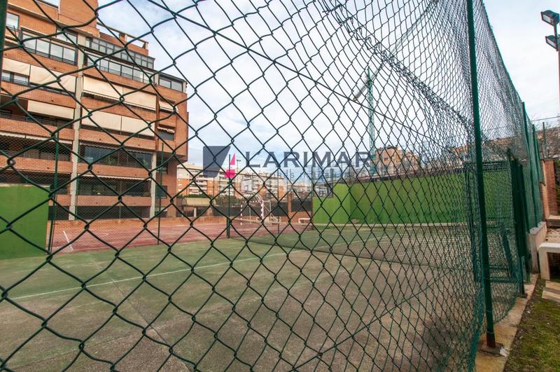 Foto 3e62353a-442a-40b4-9f3a-feaf8df9a874. Rent flat with parking pool in Playa de San Juan Alicante